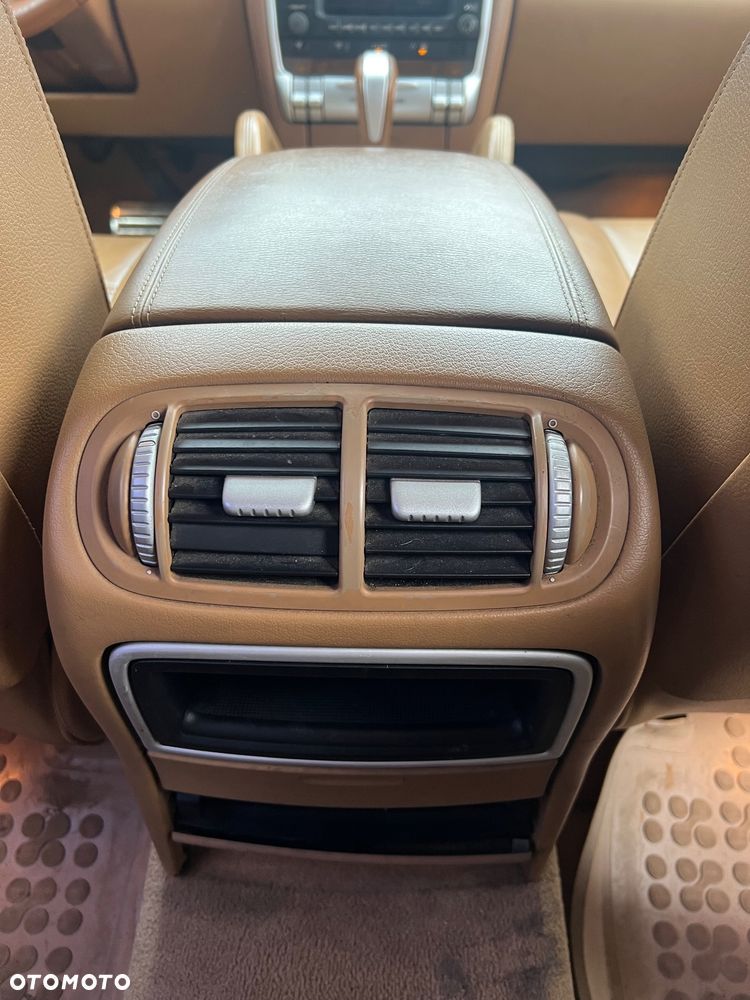 Porsche Cayenne - 31