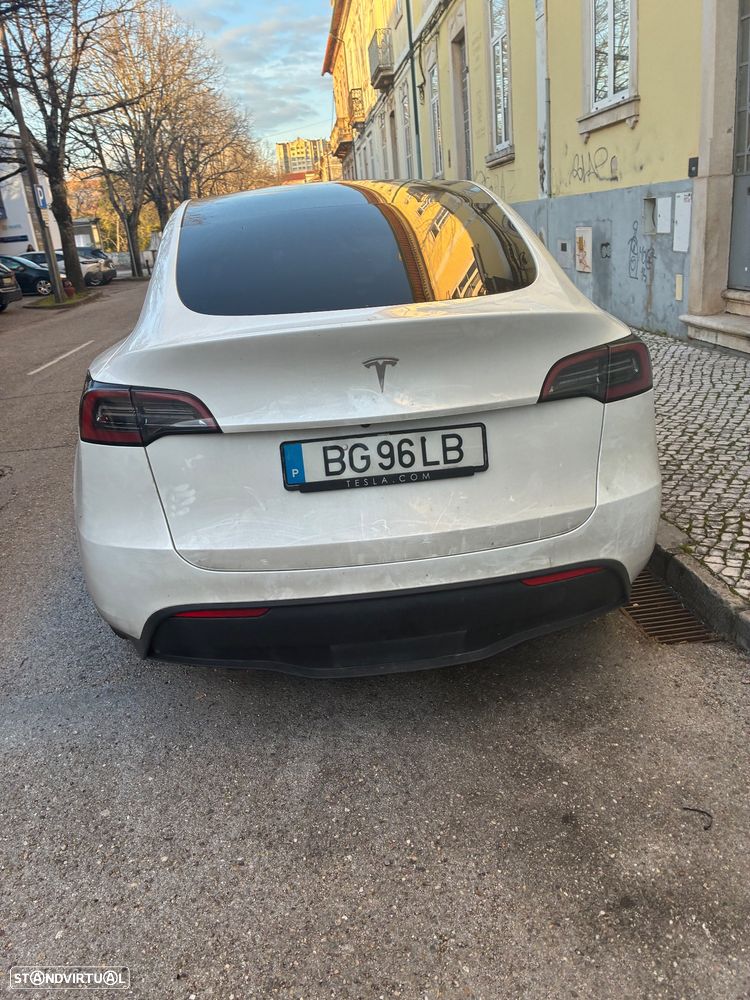 Tesla Model Y Standard RWD - 1