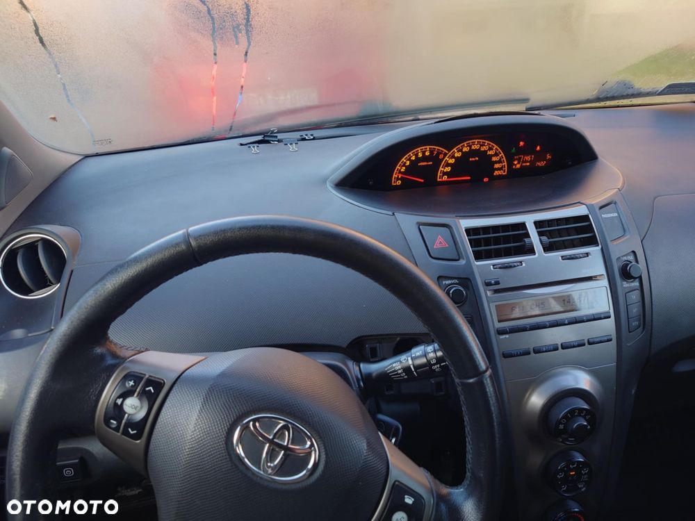 Toyota Yaris 1.0 VVT-i Luna - 18