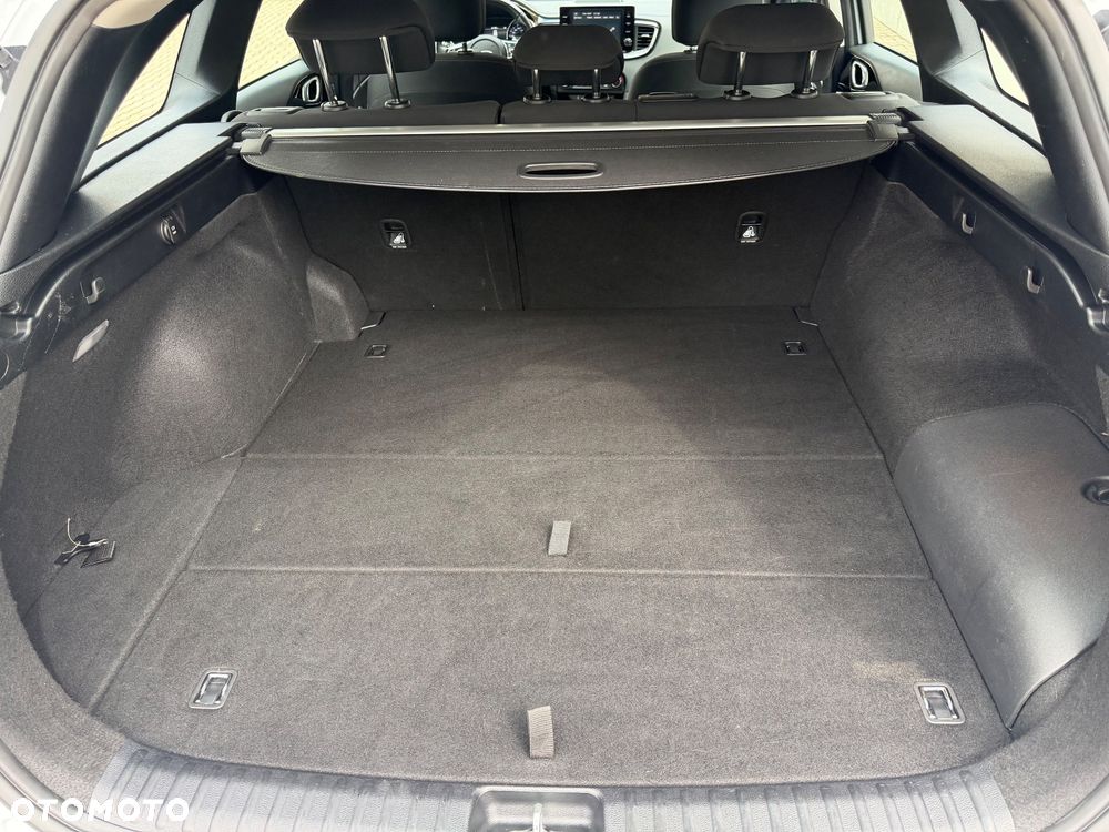 Kia Ceed - 28