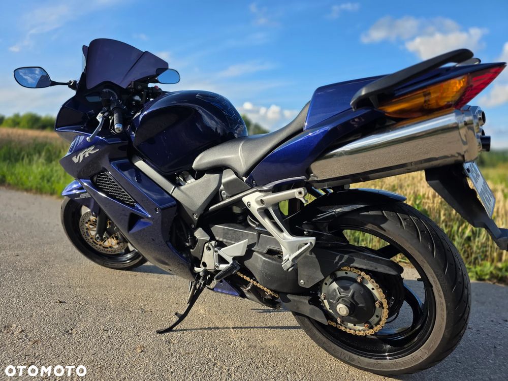 Honda VFR - 4