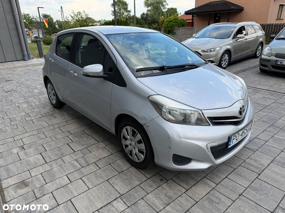 Toyota Yaris 1.33 Premium - 4