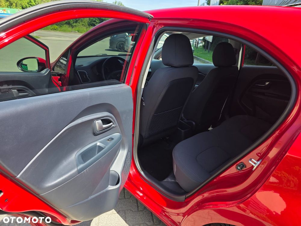 Kia Rio 1.2 Dream Team Edition - 8