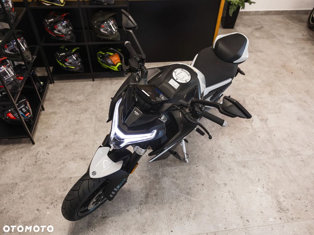 CFMoto 800NK - 2