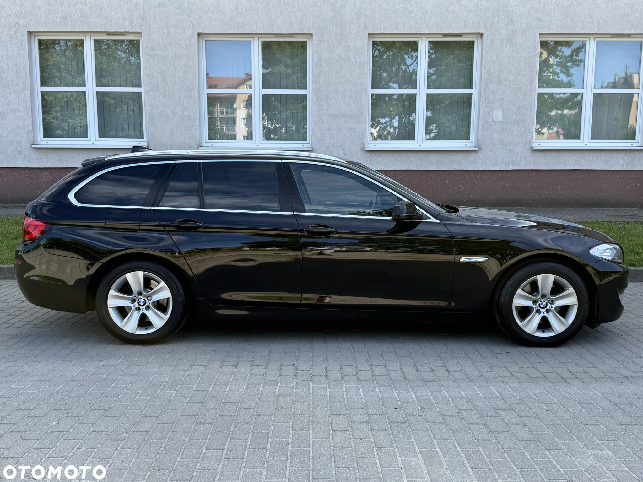 BMW Seria 5 520d Touring - 10