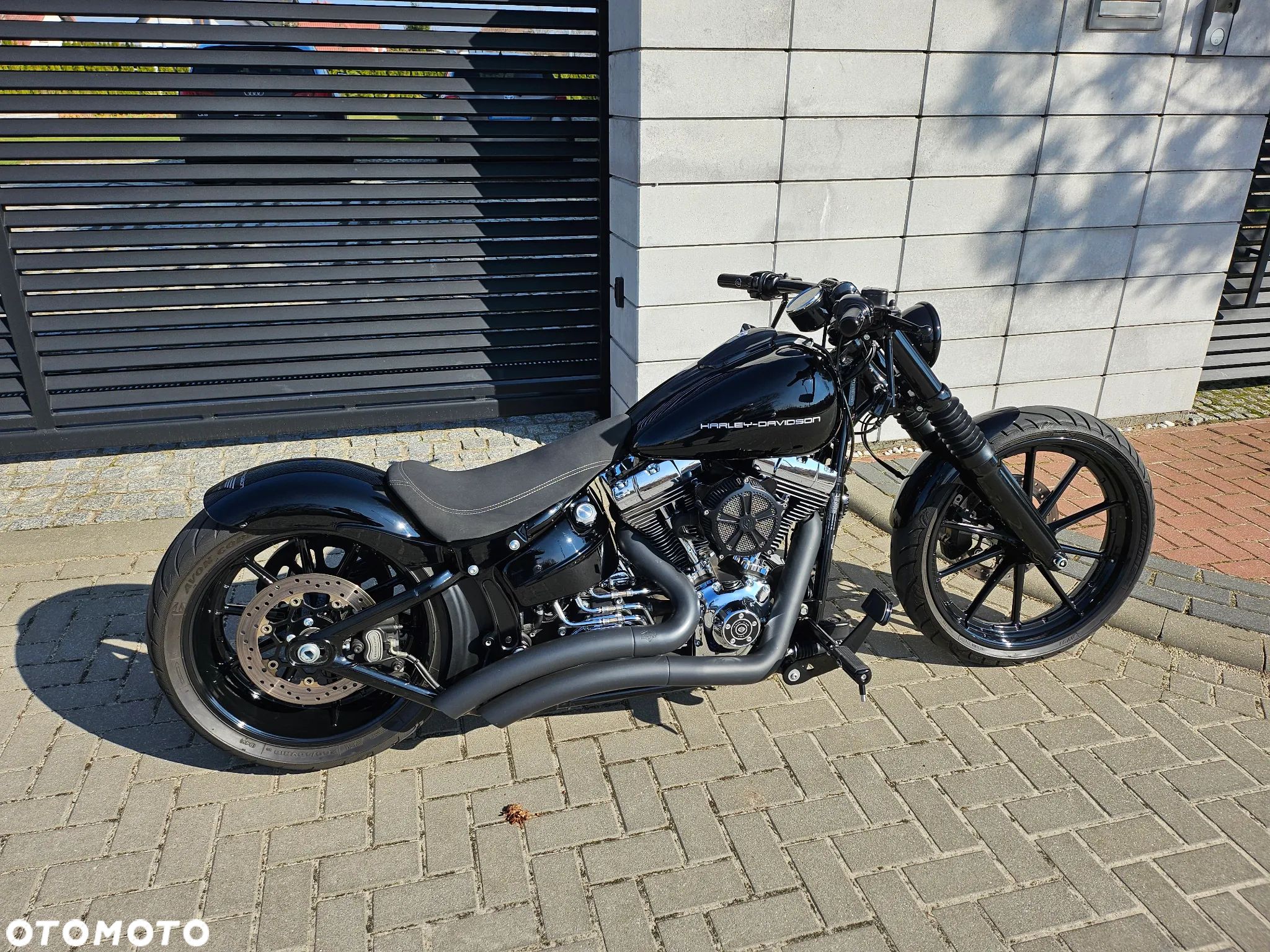 Harley-Davidson Softail Breakout - 1