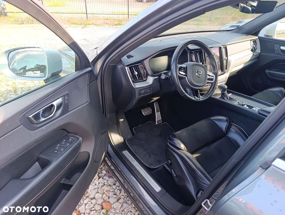 Volvo XC 60 D5 AWD R-Design - 5