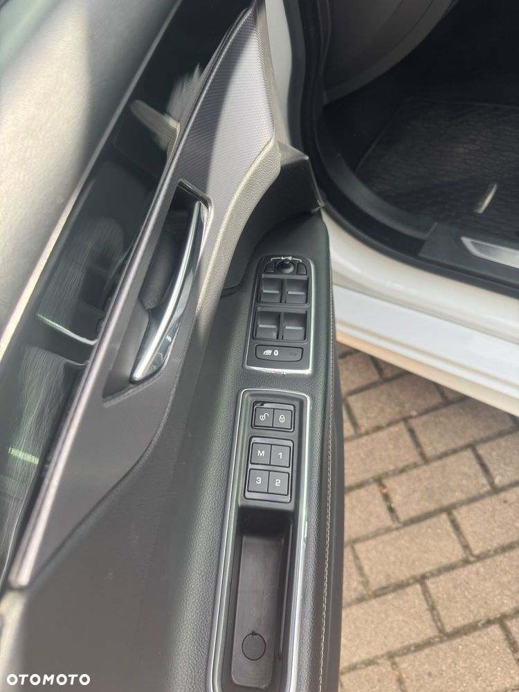 Jaguar XF - 20