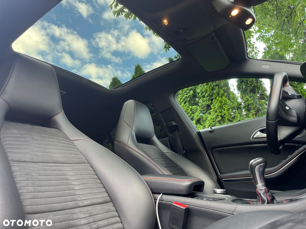 Mercedes-Benz CLA 180 AMG Line - 12