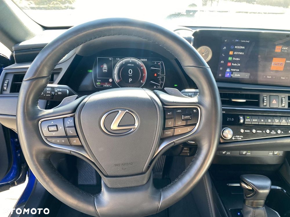 Lexus ES 300h F Sport Design - 19