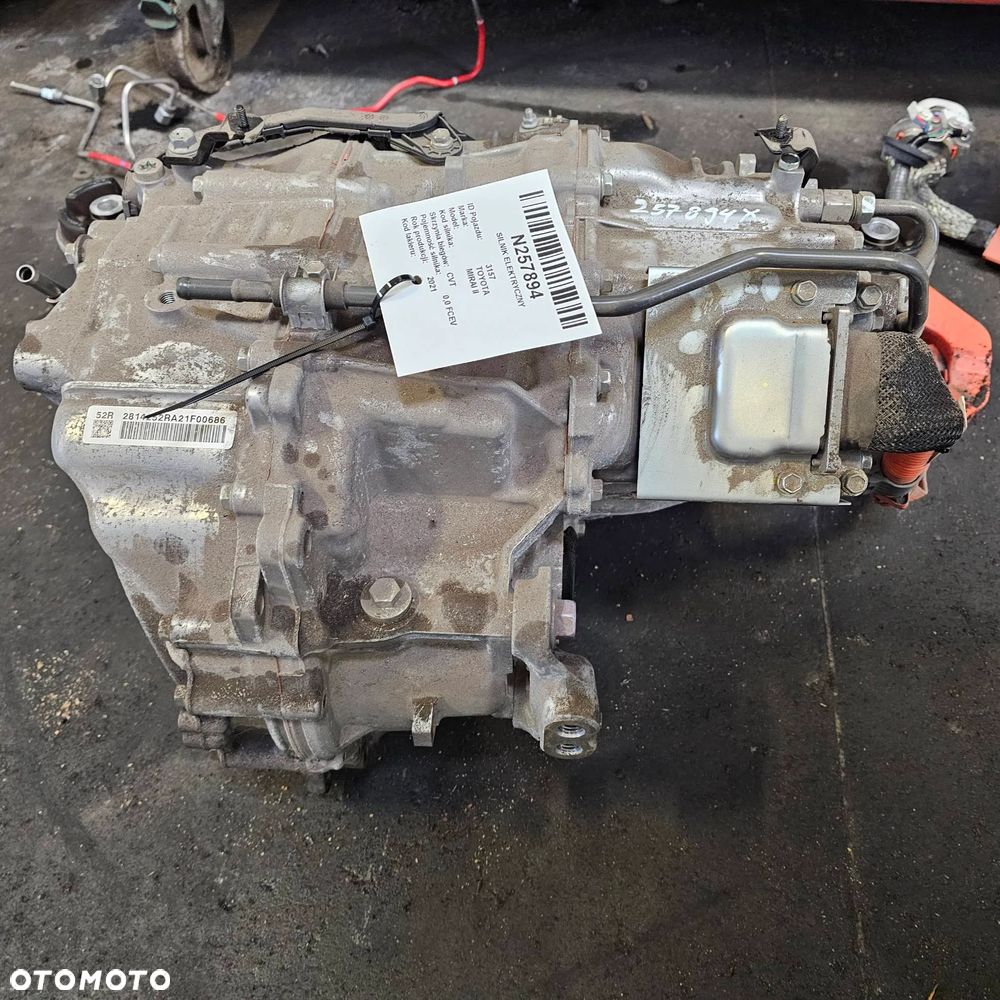 TOYOTA MIRAI II FCEV 2021 Silnik elektryczny FCEV - 4