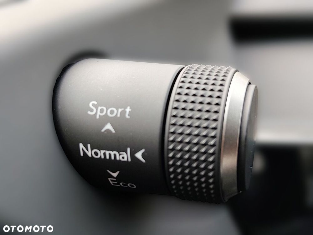 Lexus UX 250h GPF Business 2WD - 24