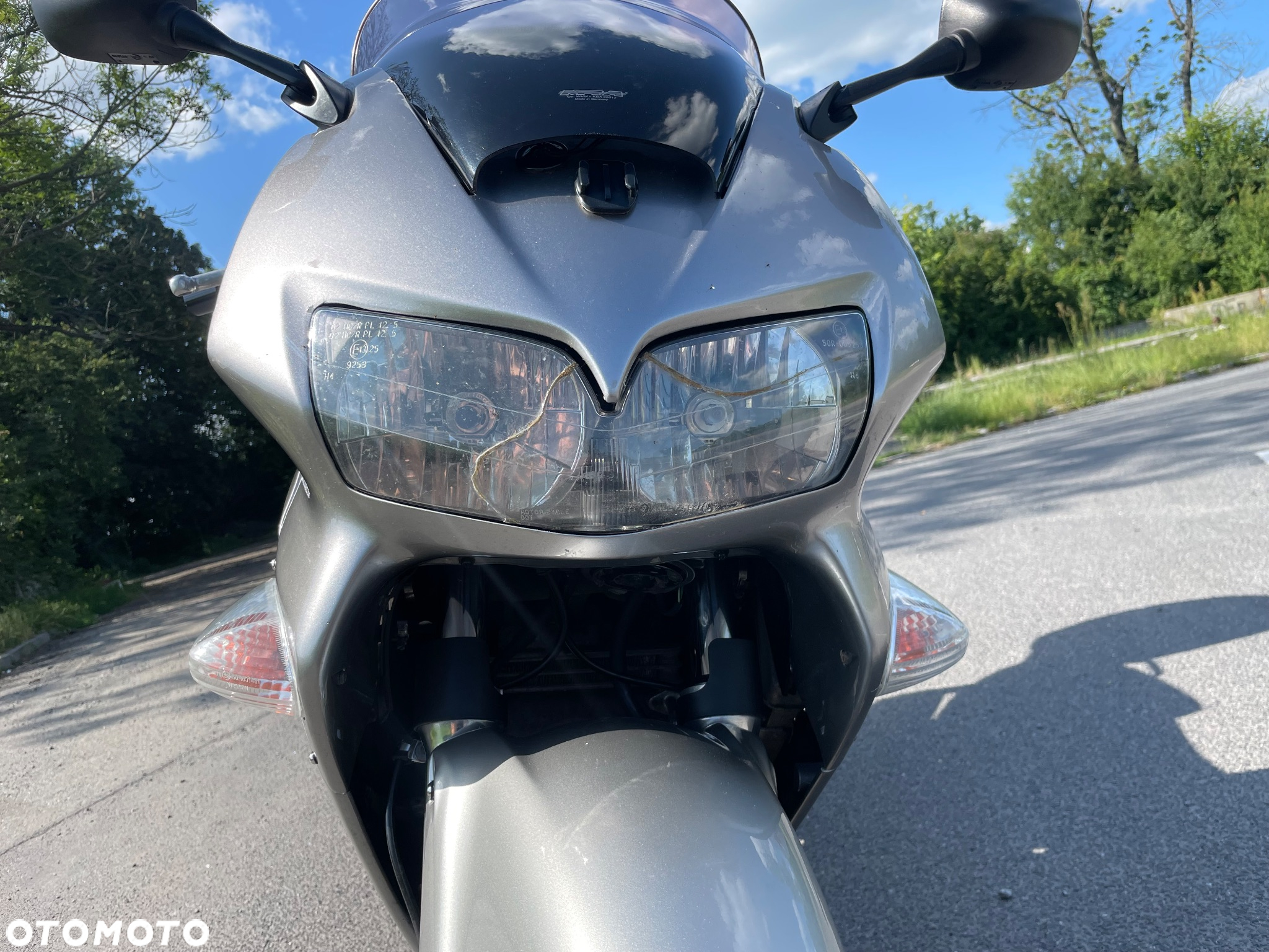 Honda VFR - 8
