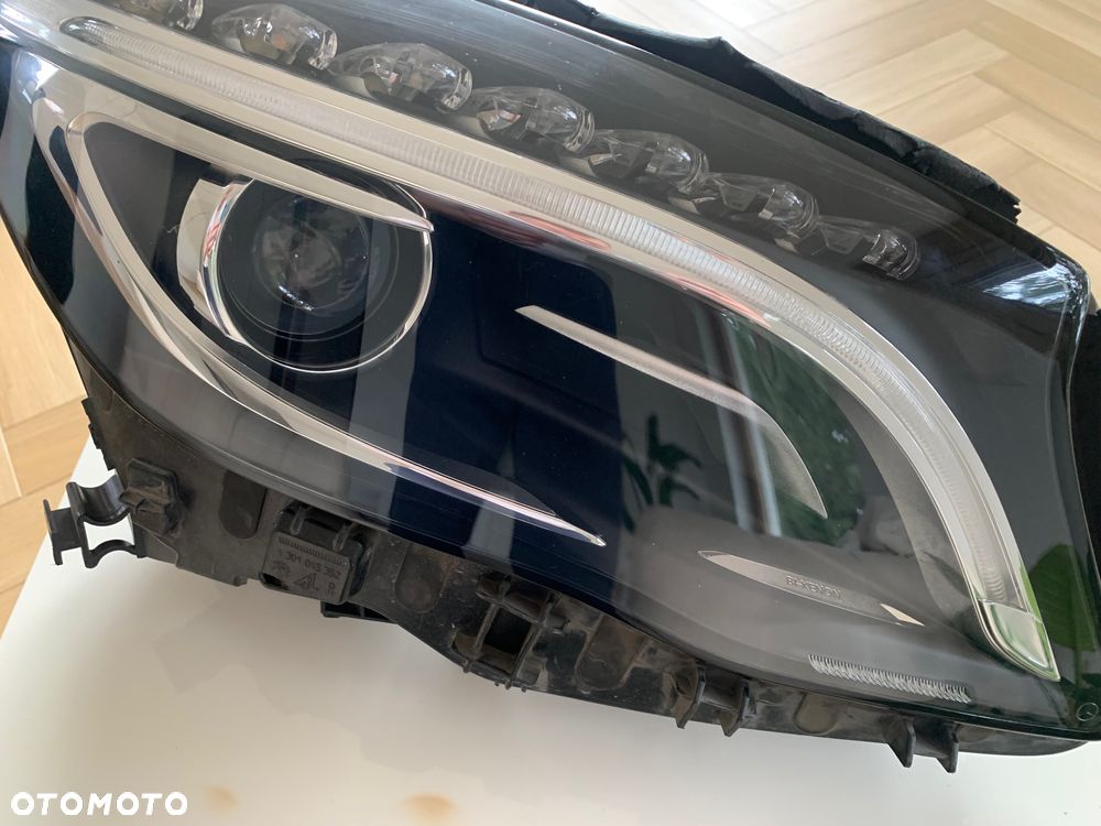 Lampa prawy przód Mercedes GLA X156 A1569061800 Bixenon - 10
