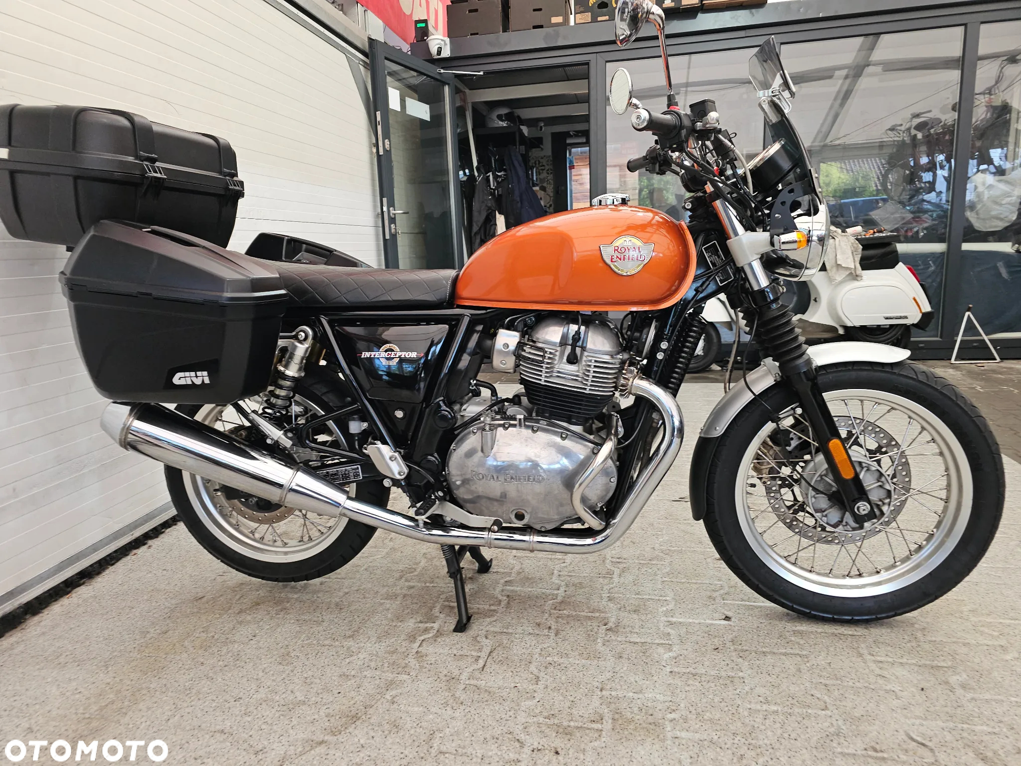 Royal Enfield Continental - 28