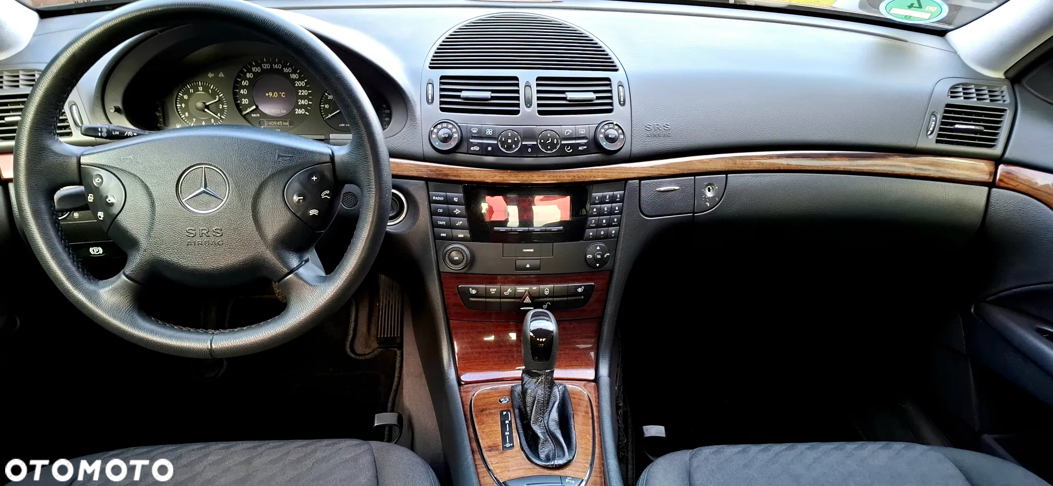 Mercedes-Benz Klasa E 320 Classic - 15