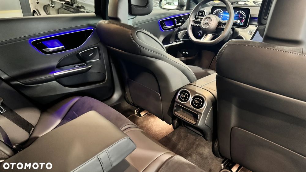 Mercedes-Benz Klasa C 300 e PHEV 4-Matic AMG - 35