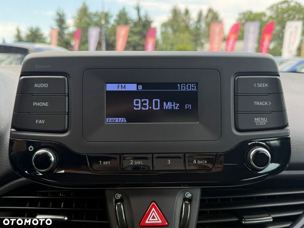 Hyundai i30 1.5 DPI Classic + - 23