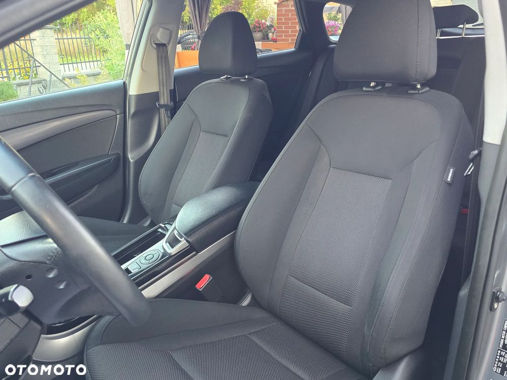 Hyundai i40 Kombi blue 1.6 Family+ - 36