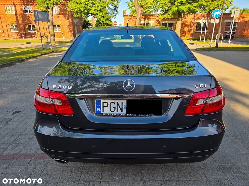 Mercedes-Benz Klasa E 200 CGI BlueEFFICIENCY - 3