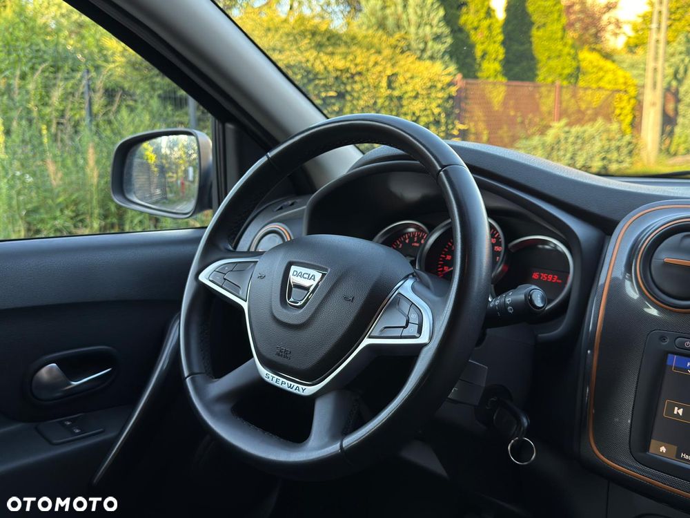 Dacia Logan TCe 90 S&S Stepway Celebration - 13