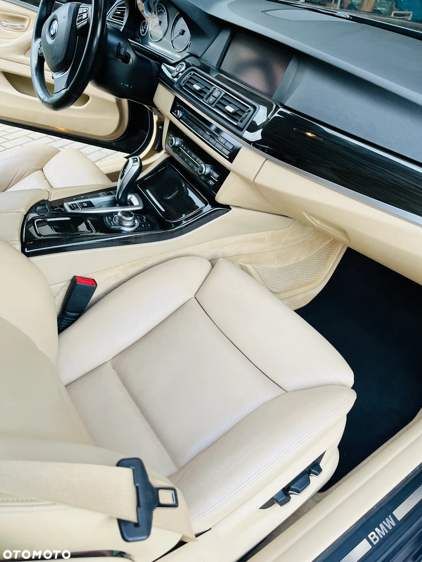 BMW Seria 5 530d xDrive Luxury Line - 7