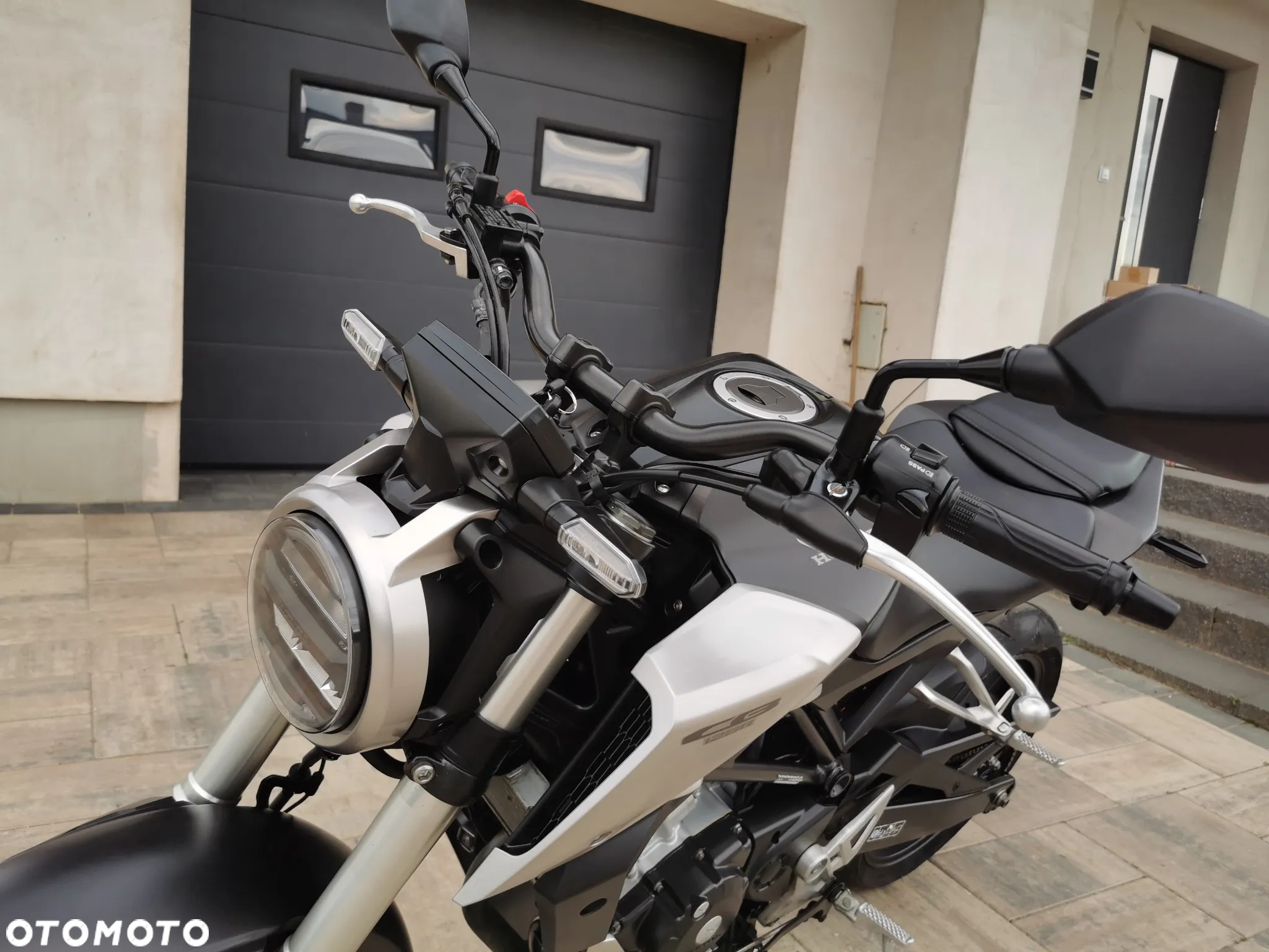 Honda CB - 11