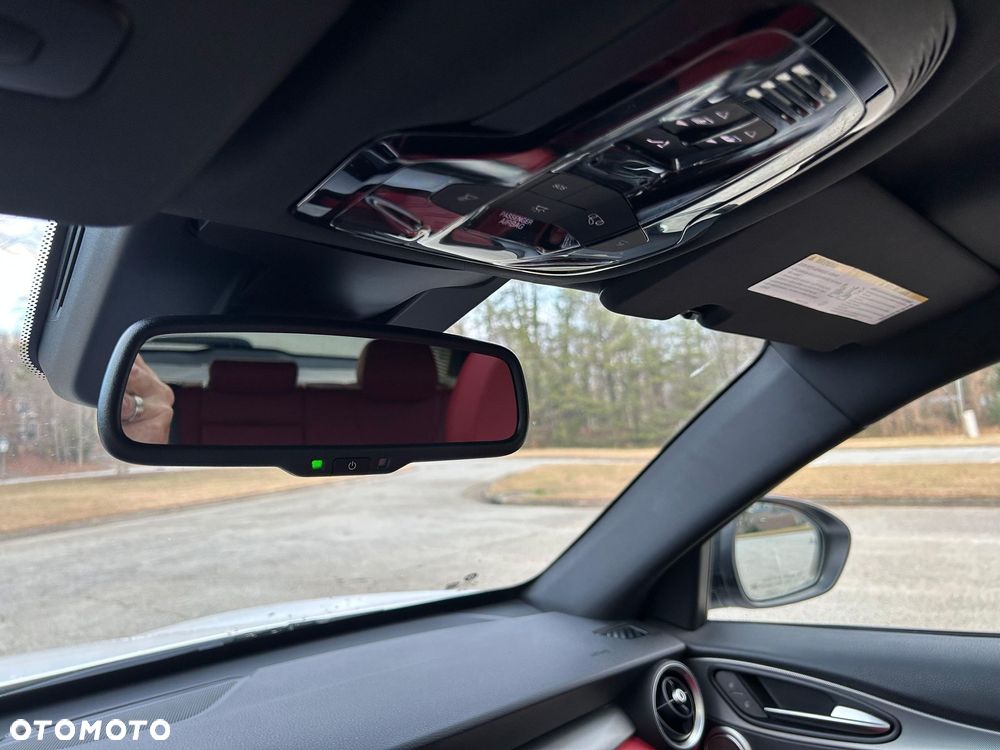 Alfa Romeo Stelvio 2.0 Turbo 16V AT8-Q4 Ti - 9