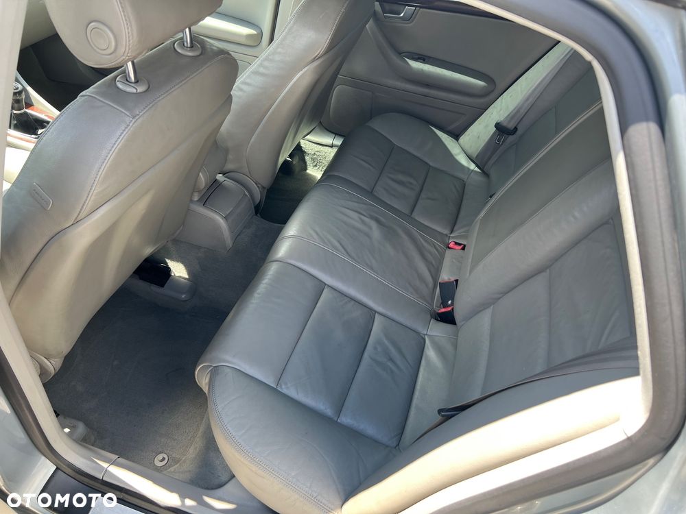 Audi A4 Avant 2.0 TDI - 7