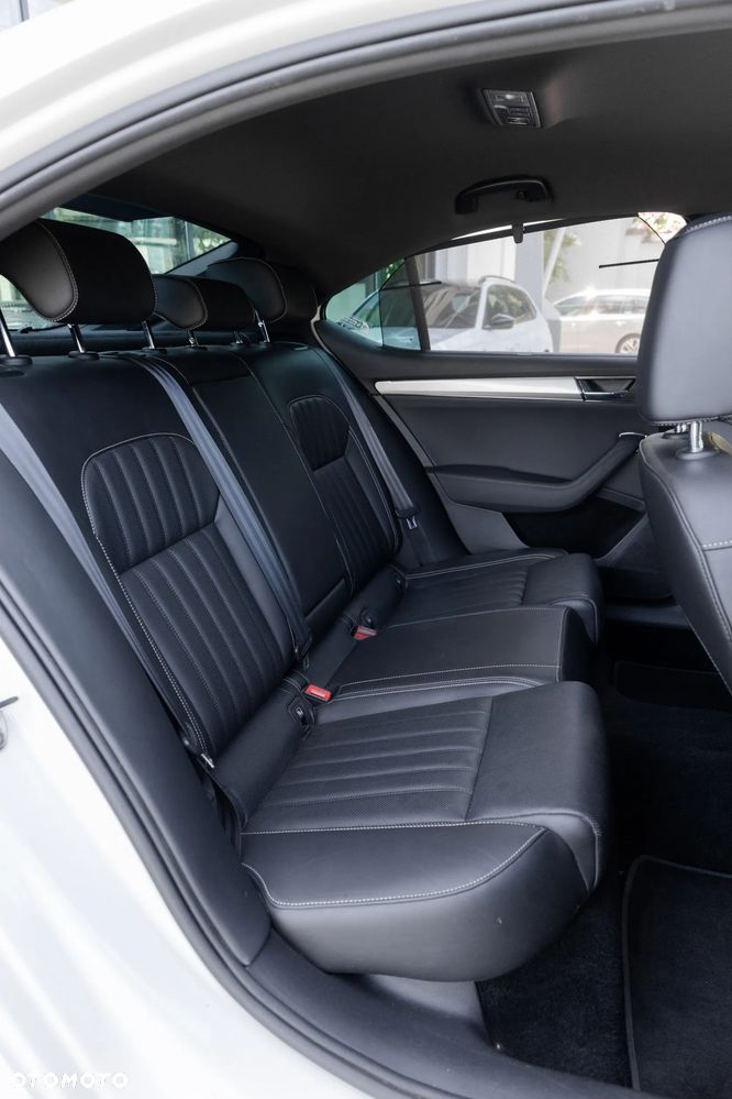 Skoda Superb 2.0 TSI L&K DSG - 16