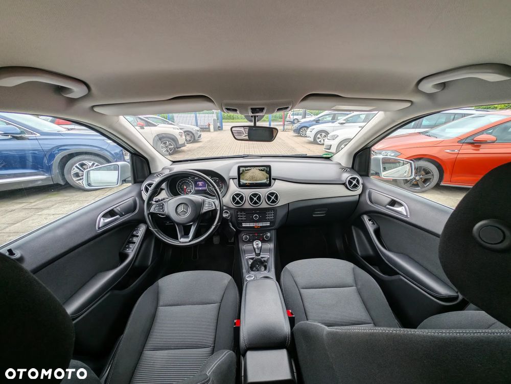 Mercedes-Benz Klasa B 180 Style - 23