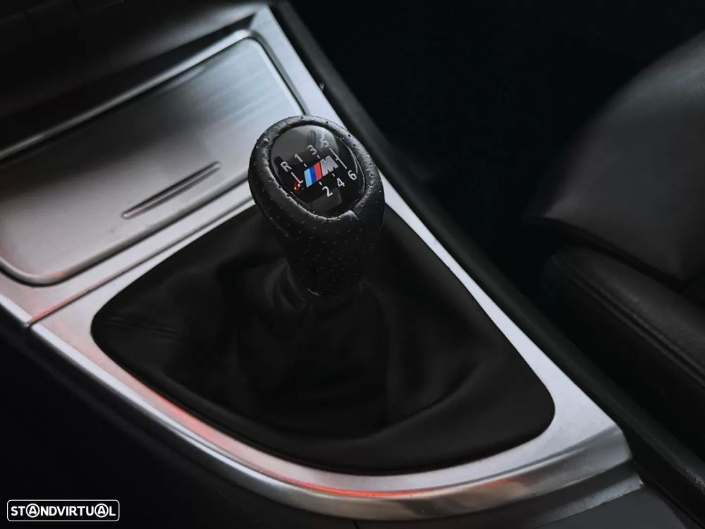 BMW 118 d Pack M - 15