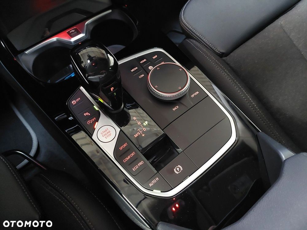 BMW Seria 2 218d Sport Line - 26