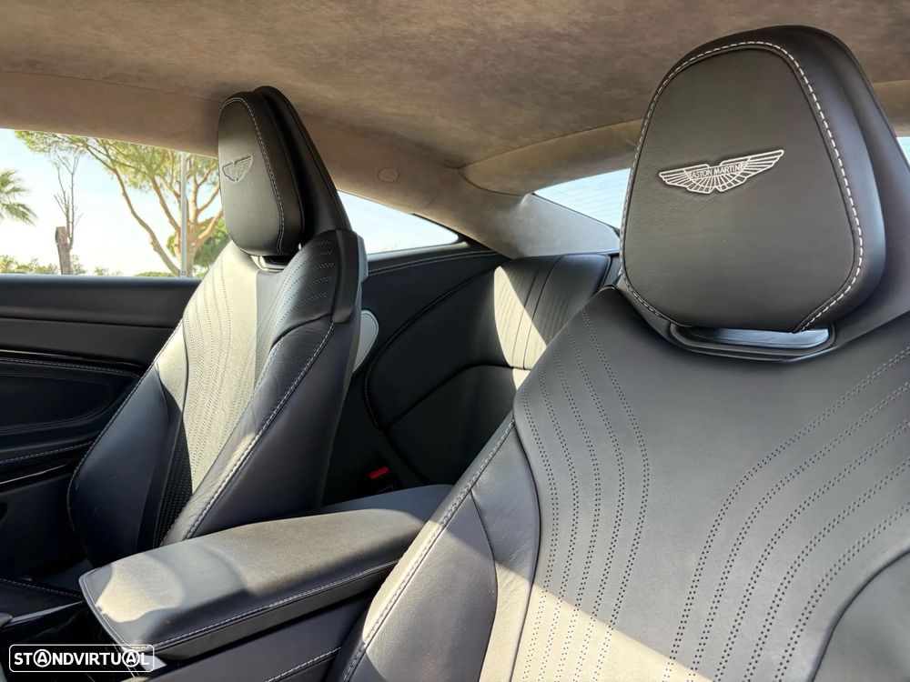Aston Martin DB11 Coupé V12 Auto - 11