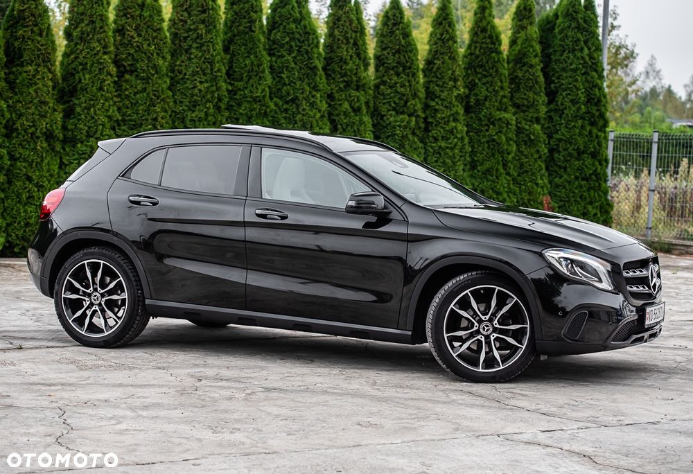 Mercedes-Benz GLA 200 7G-DCT Edition 1 - 3