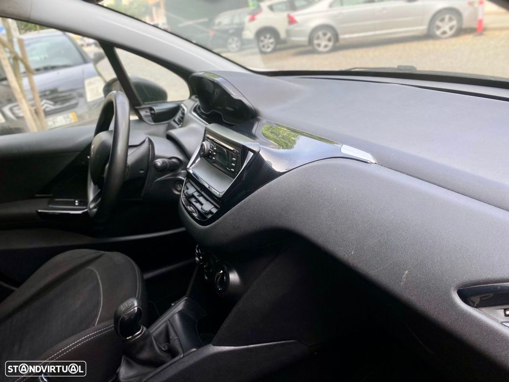 Peugeot 208 1.4 HDi - 21