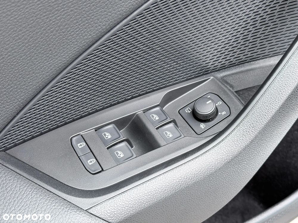Skoda Octavia 1.5 TSI mHEV Selection DSG - 30