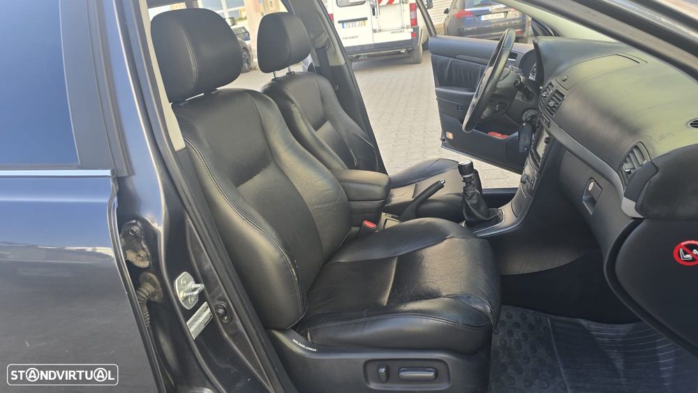 Toyota Avensis SW 2.0 D-4D - 22