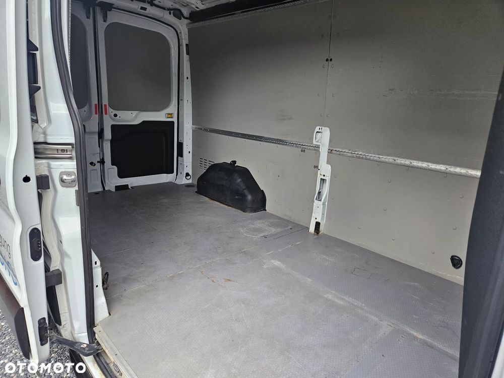 Ford Transit - 15
