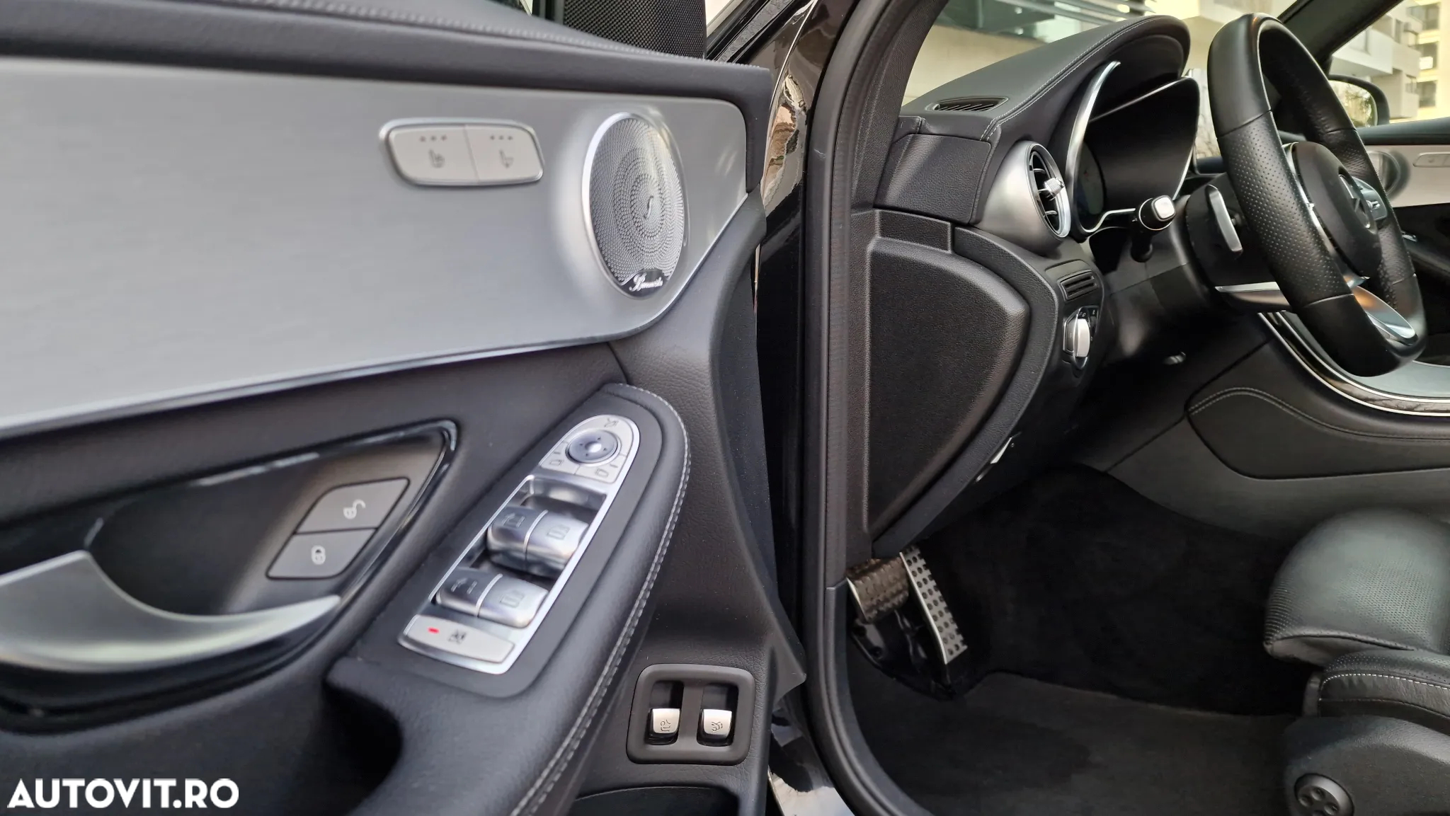 Mercedes-Benz GLC 300 d 4Matic 9G-TRONIC AMG Line Plus - 11