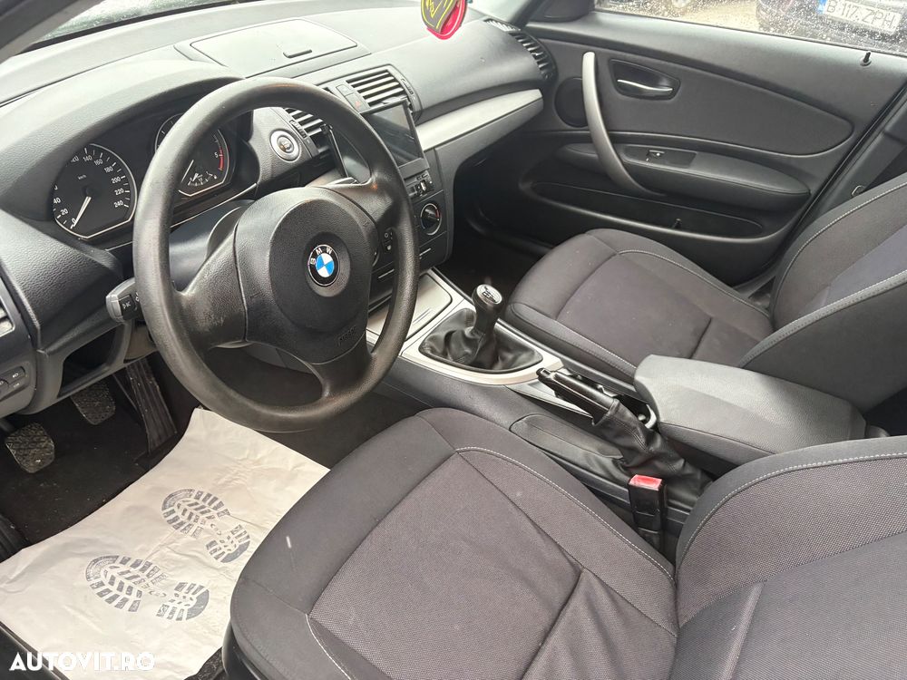 BMW Seria 1 120i - 7