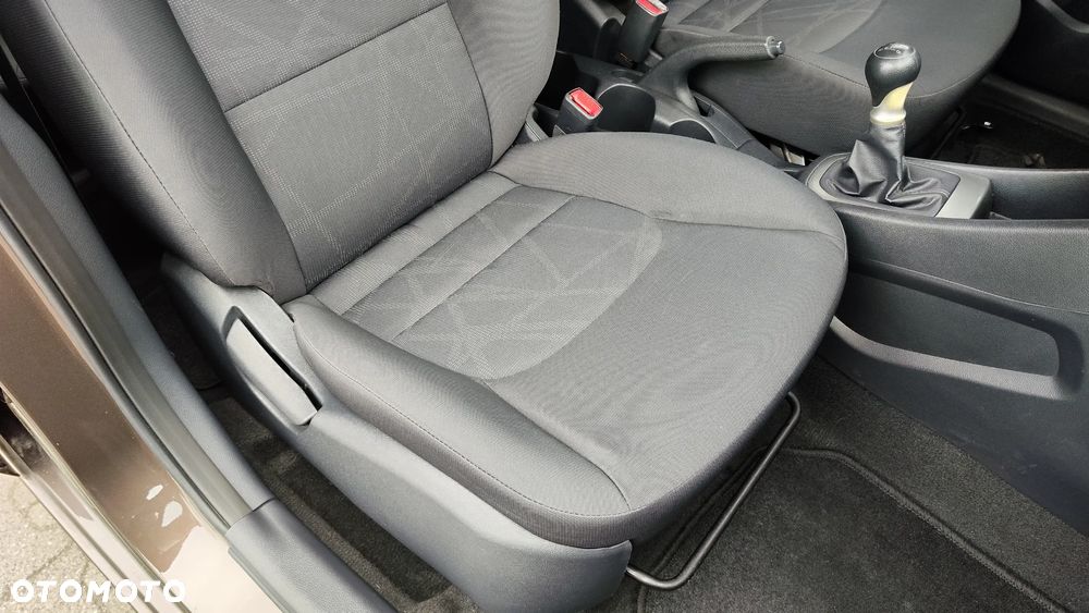 Kia Rio 1.2 Attract - 34