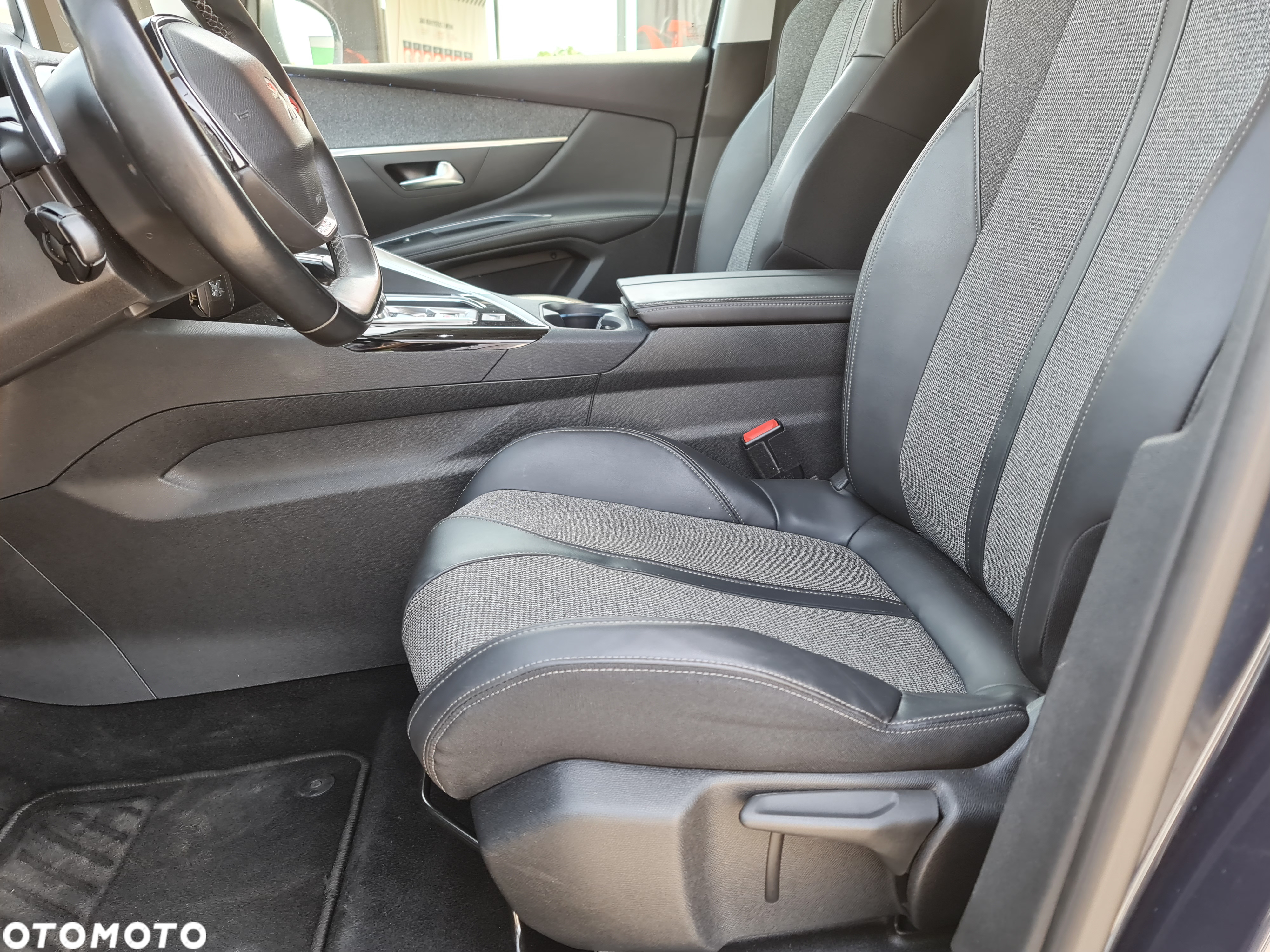 Peugeot 5008 1.6 BlueHDI Allure S&S EAT6 - 13