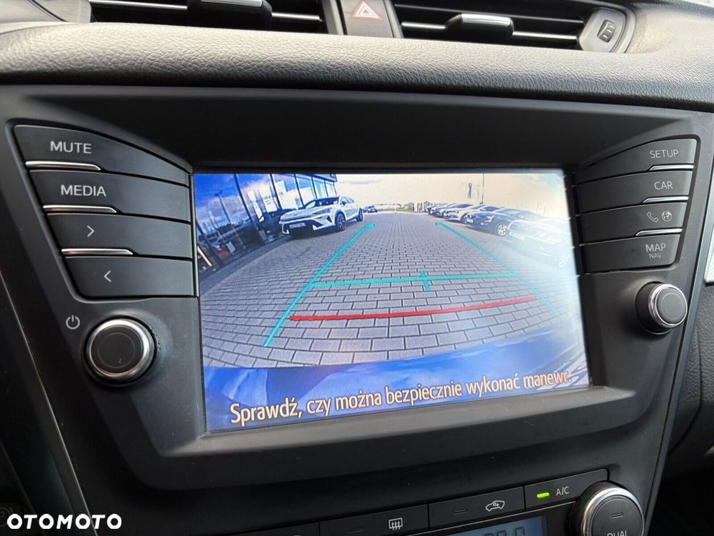 Toyota Avensis 1.8 Premium - 13
