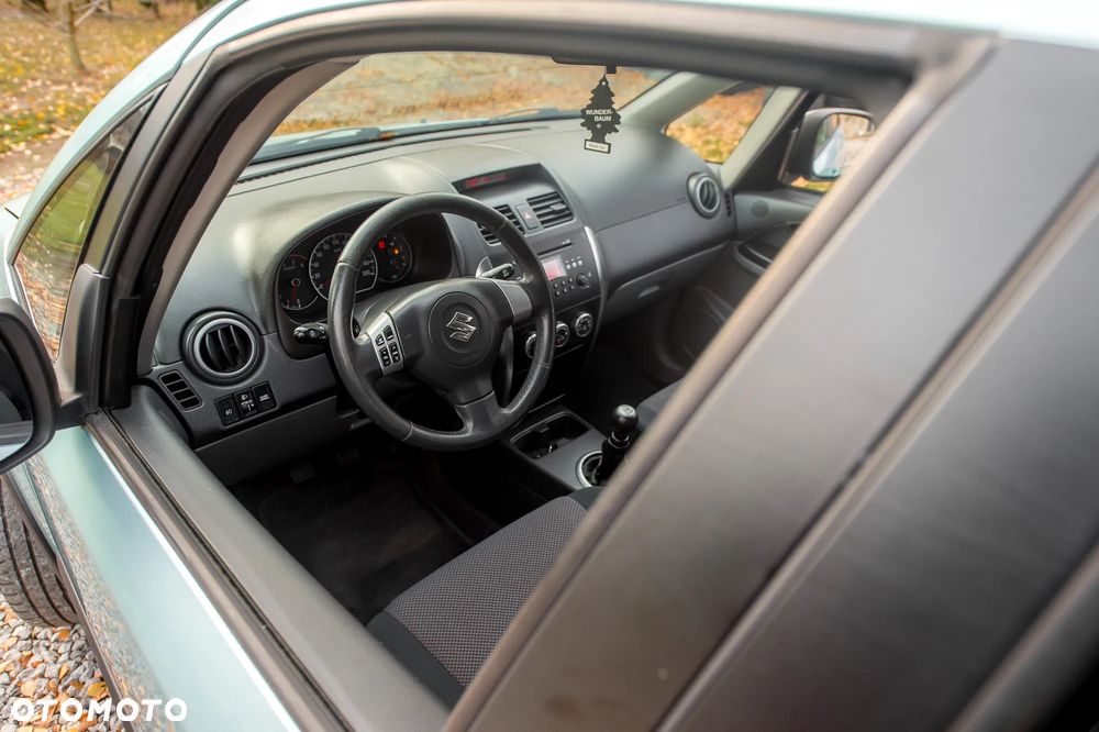 Suzuki SX4 1.6 GS / Premium - 17