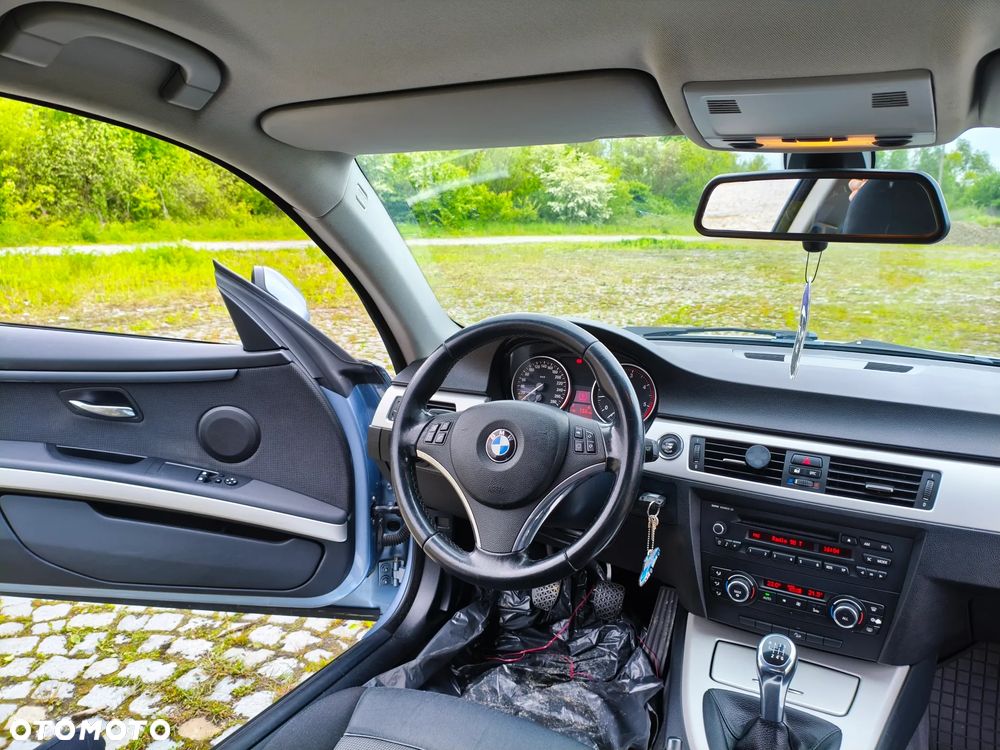 BMW Seria 3 330d xDrive - 17