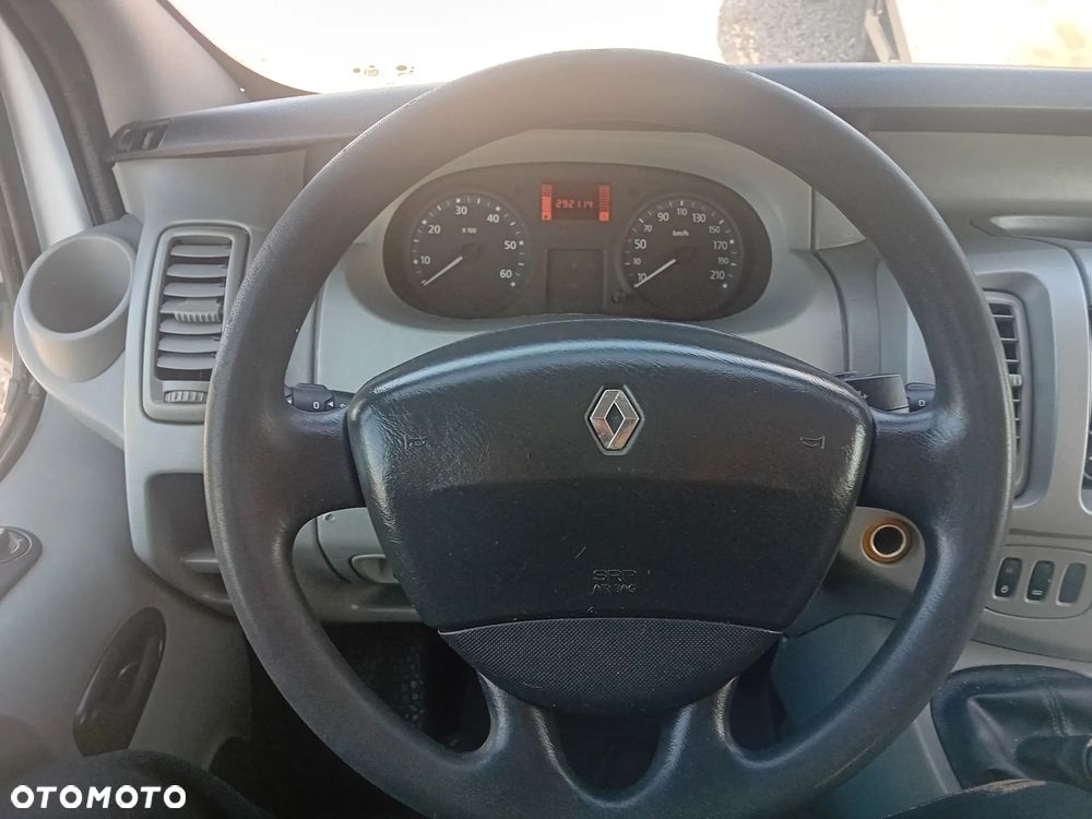 Renault Trafic - 23