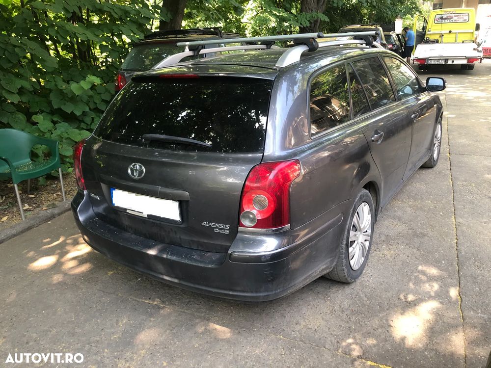 Dezmembrez Toyota Avensis break facelift T25 2006 gri 2.2 diesel - 2