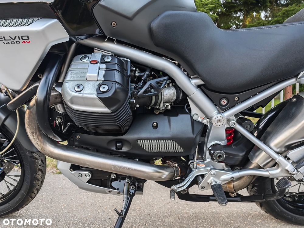 Moto Guzzi Stelvio - 13
