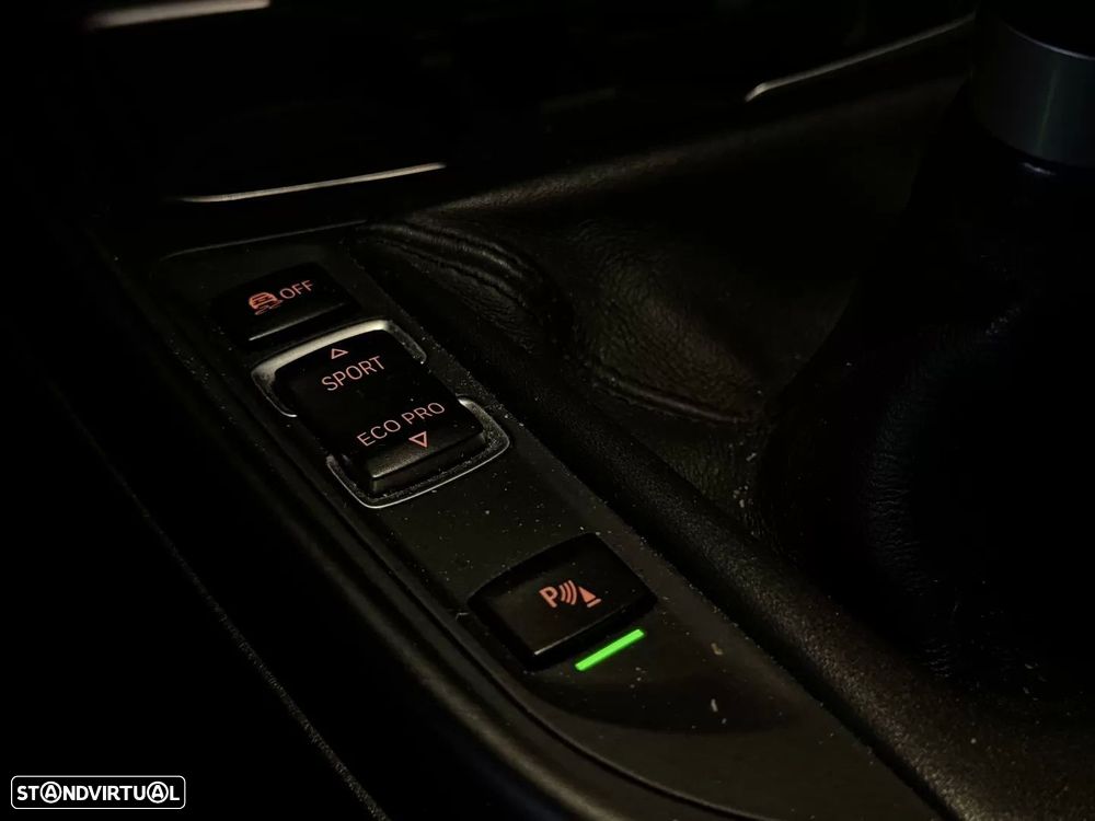 BMW 118 d Pack M - 28